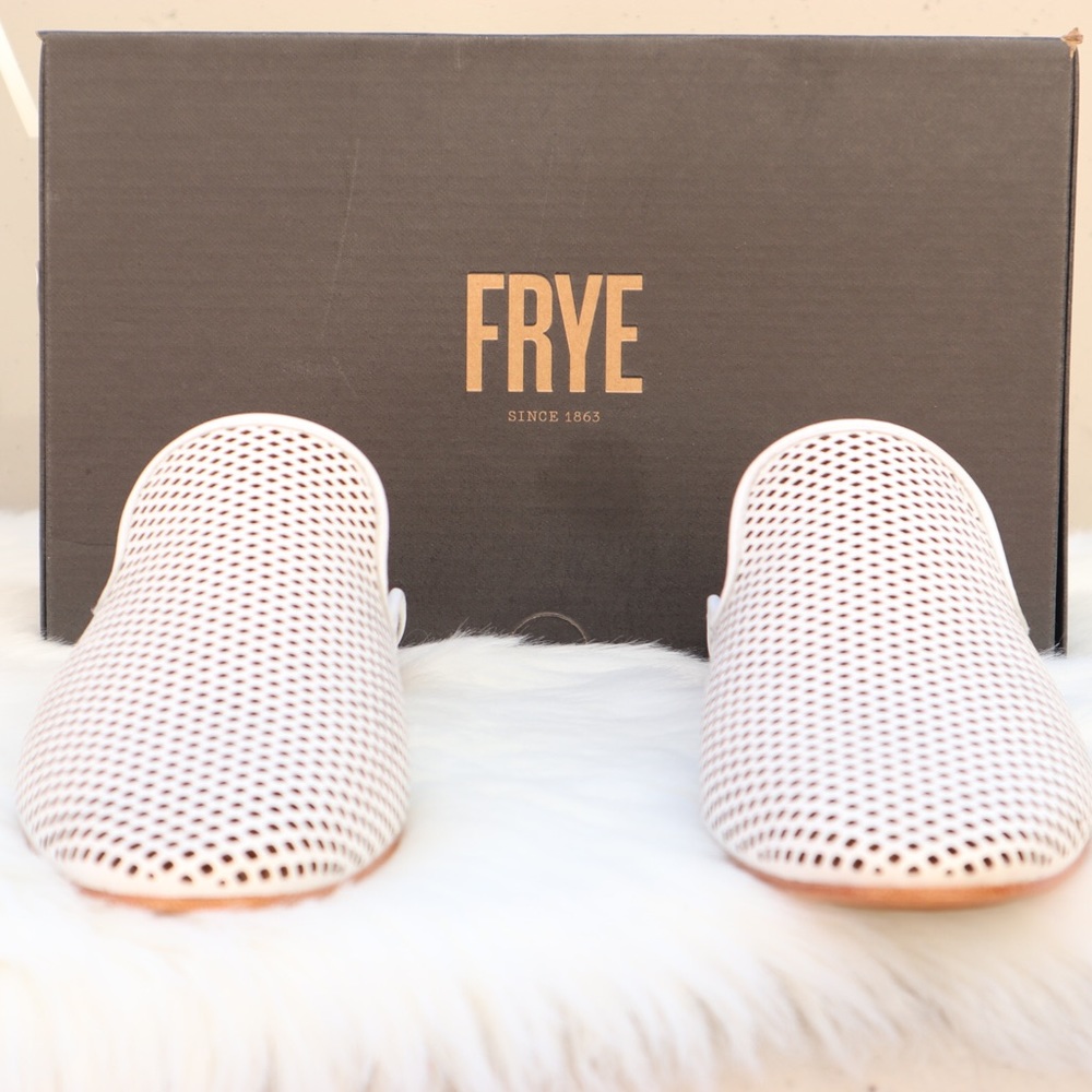 Gwen Perforated Slide - Picture 4 of 7
